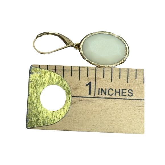 Monet Necklace & Earrings Set White Enamel Gold Tone Beveled Bead 10.5" Signed - Picture 11 of 11